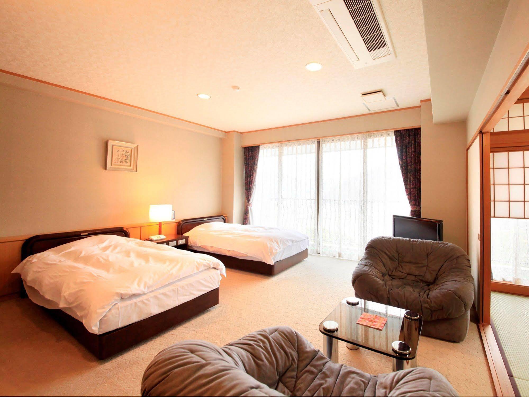 Hotel Kamogawaso Takehara Exterior photo